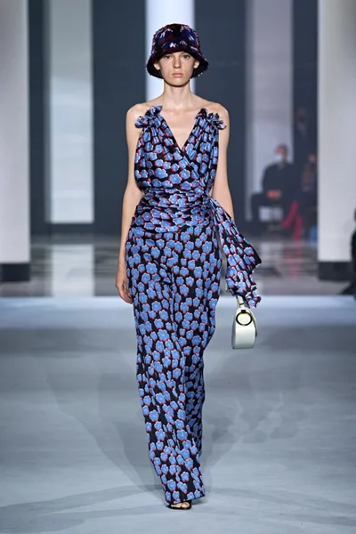 Look 9